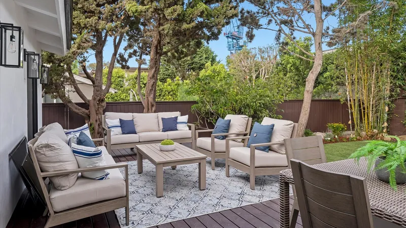 Manhattan Beach Tree Section: The Complete Neighborhood Guide
