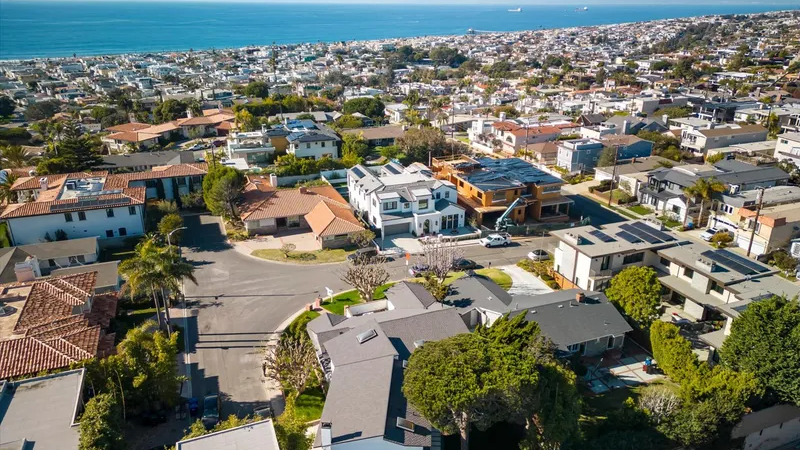 Retiring to Manhattan Beach: What You Need to Know