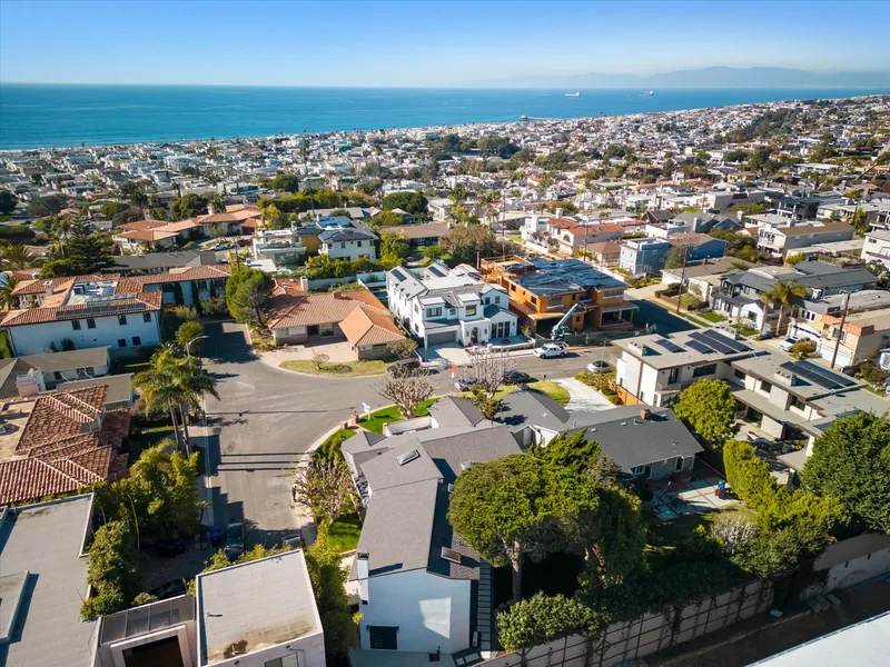 Retiring to Manhattan Beach: What You Need to Know
