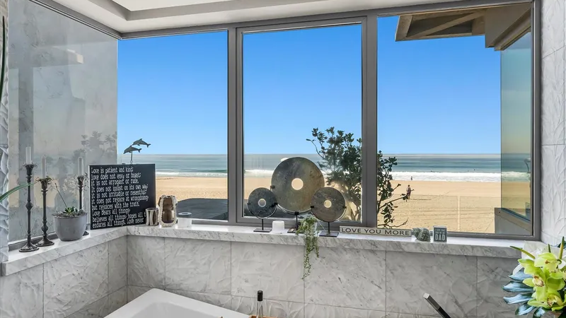 Off-Market vs. On-Market: What Manhattan Beach Sellers Need to Know