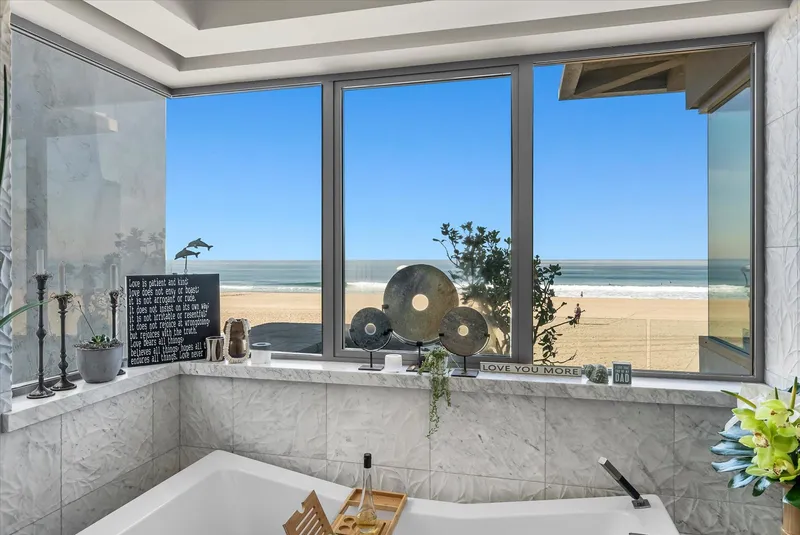 Off-Market vs. On-Market: What Manhattan Beach Sellers Need to Know