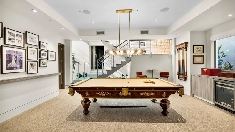 East Manhattan Beach (Mira Costa Section): The Complete Neighborhood Guide