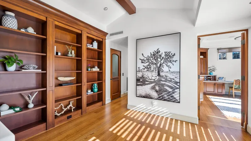 Moving to Manhattan Beach: The Complete New Resident Checklist